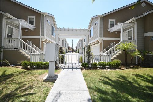 4056 Green Ave, Los Alamitos, CA, 90720-3402 | Card Image