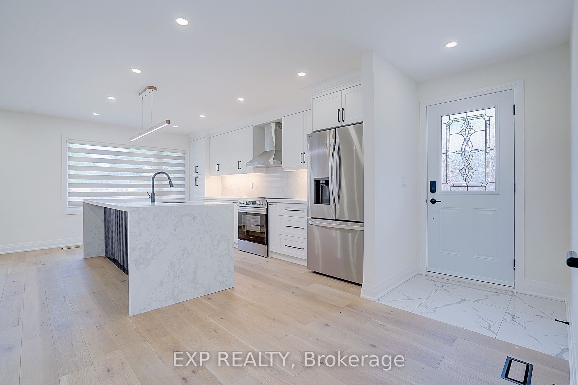 Residential Lease in Toronto E04 4