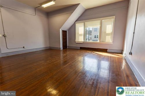 2f-41 2nd Street, St Clair, PA, 17970 | Card Image