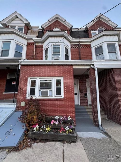 824 N 5th St, Allentown, PA, 18102-1723 | Card Image