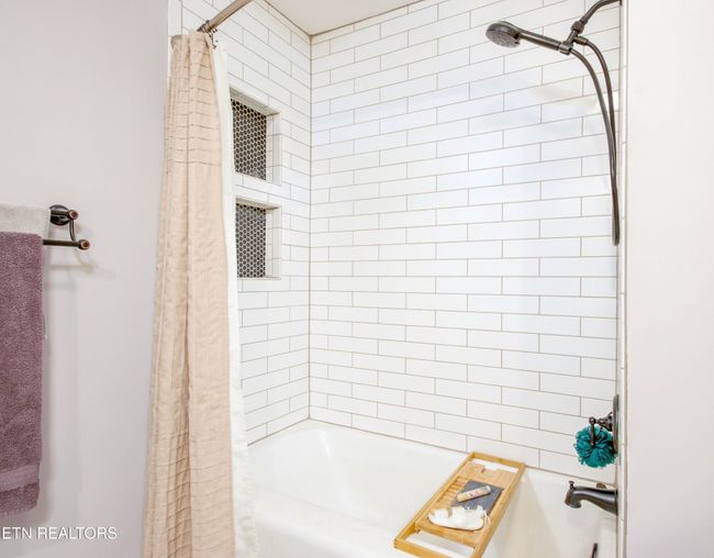 4910 Silva Dr, House other with 3 bedrooms, 2 bathrooms and 2 parking in Knoxville TN | Image 17