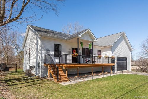 619 Watkins, Perry, MI, 48872-9103 | Card Image