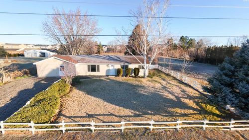 5617 W Argent Rd, Pasco, WA, 99301-2248 | Card Image