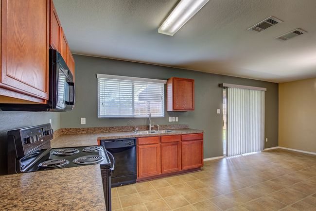 7000 Sylvan Meadows Dr, House other with 3 bedrooms, 2 bathrooms and null parking in Fort Worth TX | Image 13
