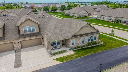 2326 Saddle Dr, Shelbyville, IN, 46176-8435 | Card Image