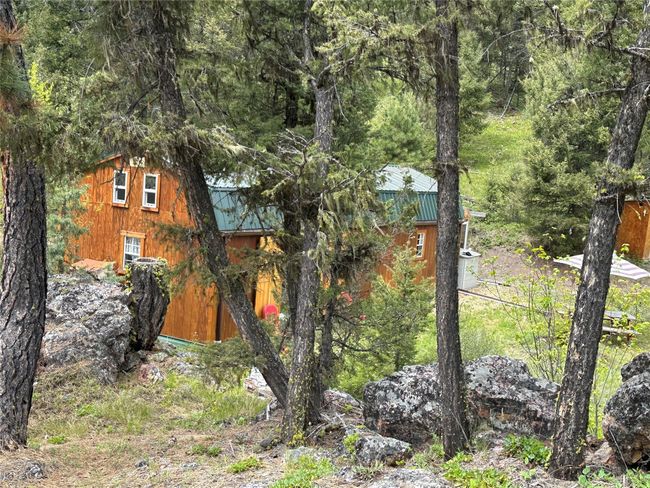 Backside of cabin | Image 7