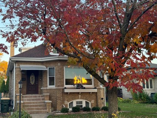 7109 N Keeler Ave, Lincolnwood, IL, 60712-2319 | Card Image