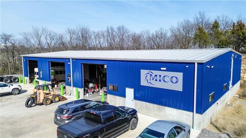 814 Se Sunny School Circle, Blue Springs, MO, 64014 | Card Image