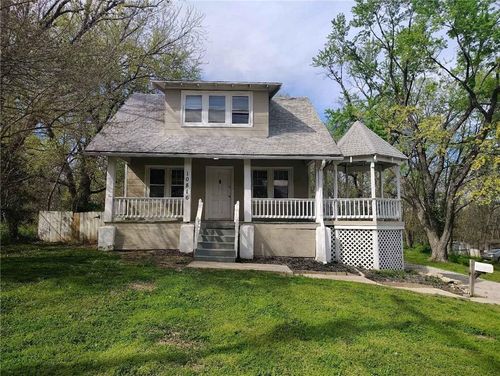 10816 E 27th St S, Independence, MO, 64052-3336 | Card Image