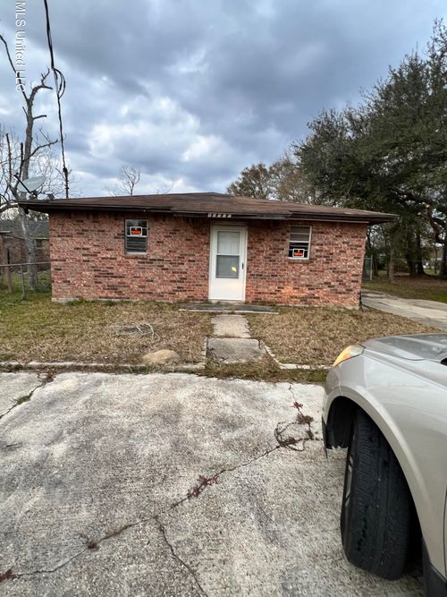 15070 Monroe St, Gulfport, MS, 39501-7530 | Card Image