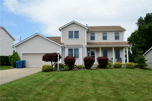 320 Lauretta Ln, Hubbard, OH, 44425-1677 | Card Image
