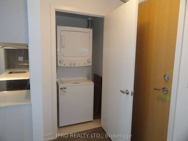 803 - 2520 Eglinton Ave W, Condo with 3 bedrooms, 2 bathrooms and null parking in Mississauga ON | Image 11