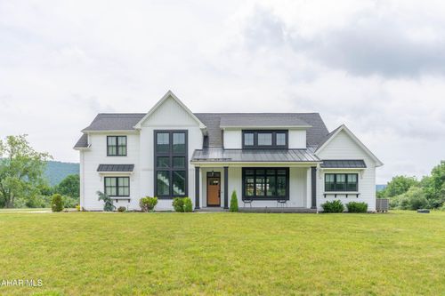 102 Middle Ridge Rd, Hollidaysburg, PA, 16648-9273 | Card Image