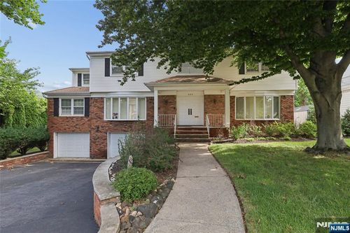585 Churchill Road, Teaneck, NJ, 07666 | Card Image