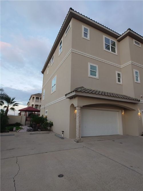 unit-305-14910 Leeward Dr, Corpus Christi, TX, 78418-8105 | Card Image