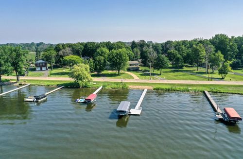 8112 N Shore Trl N, Forest Lake, MN, 55025-8339 | Card Image