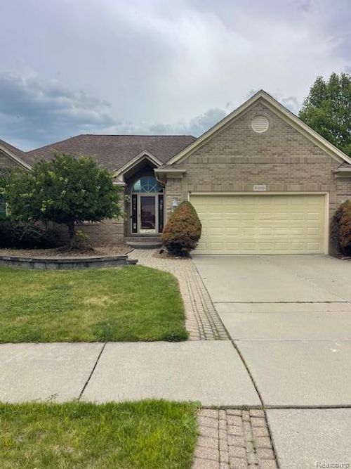 16193 Darlene Dr, Macomb, MI, 48042-1629 | Card Image