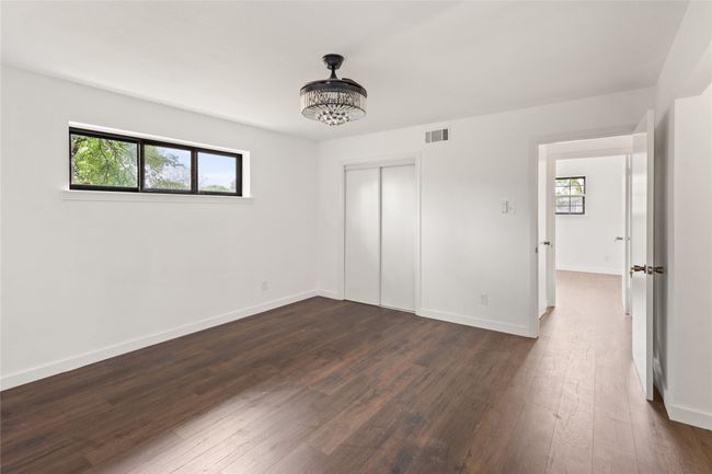 5726 Enchanted Ln, House other with 4 bedrooms, 2 bathrooms and null parking in Dallas TX | Image 5