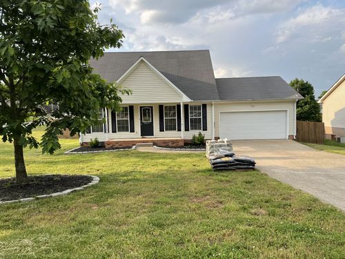 3285 S Senseney Cir, Clarksville, TN, 37042-8120 | Card Image