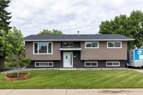 83 Ross Glen Cres Se, Medicine Hat, AB, T1B1P7 | Card Image