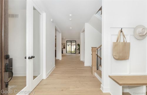 2517 Carman Ave, Royal Oak, MI, 48073-3719 | Card Image