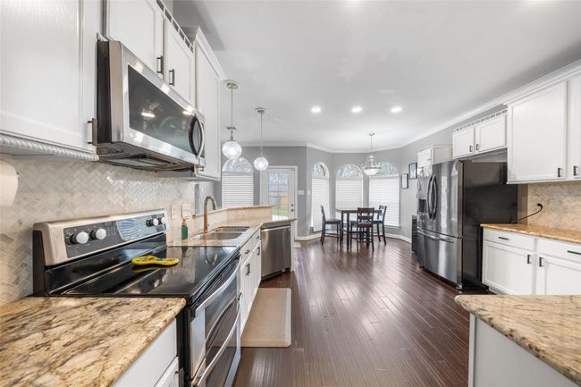 718 S Diamondhead Blvd, House other with 5 bedrooms, 4 bathrooms and null parking in Crosby TX | Image 19