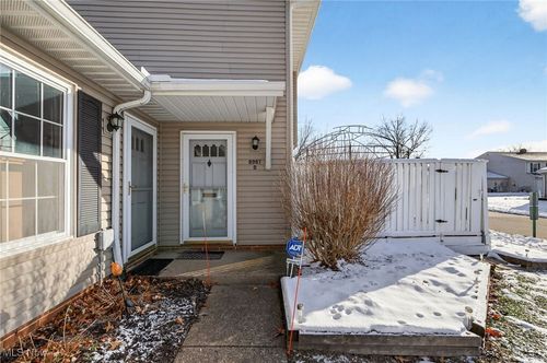 apt-d-8067 Independence Dr, Mentor, OH, 44060-9321 | Card Image