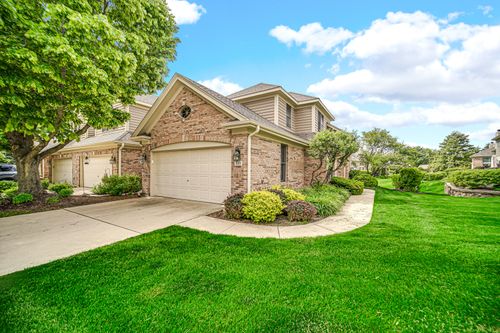 815 King Henry Ln, St. Charles, IL, 60174-7845 | Card Image