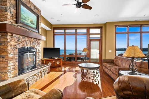 4-102-1412 Burlington Road, Two Harbors, MN, 55616 | Card Image