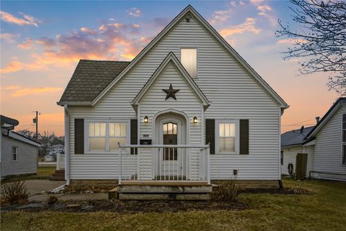 409 N Cedar St, Monticello, IA, 52310-1208 | Card Image