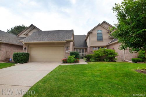 88-42664 Jason Ct, Sterling Heights, MI, 48313-2633 | Card Image