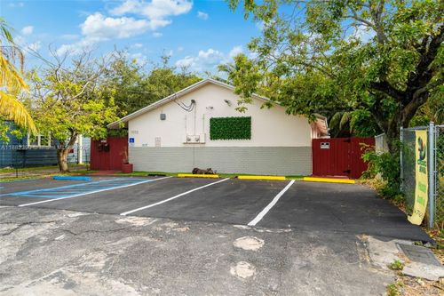 1112 Ne 5th Ave, Fort Lauderdale, FL, 33304-4905 | Card Image