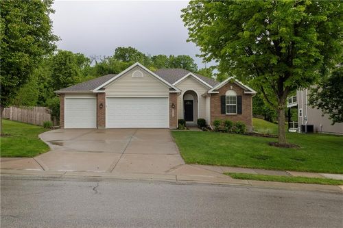 5005 Nw Flintridge Rd, Riverside, MO, 64150-3501 | Card Image