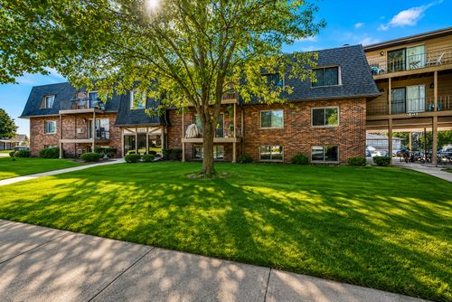 3-1-444 Cavalier Ct, West Dundee, IL, 60118-2170 | Card Image