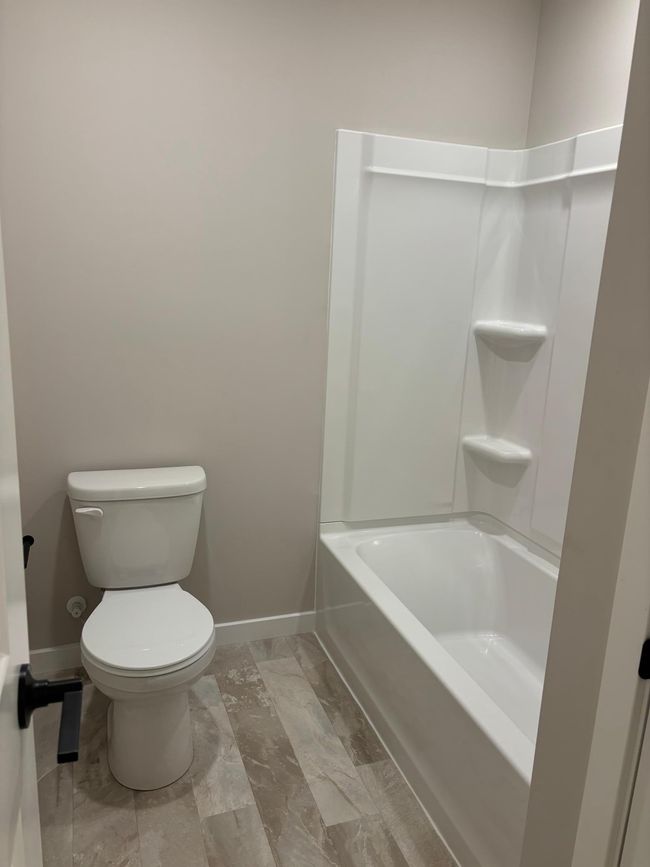 Secondary Bath | Image 21