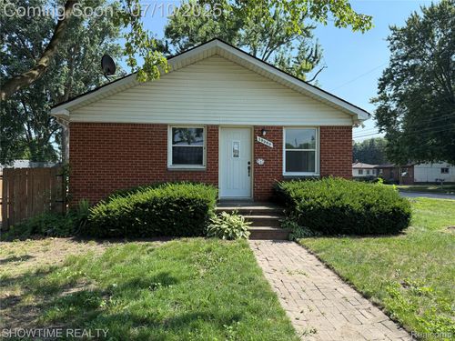 19000 Florian St, Roseville, MI, 48066-1330 | Card Image