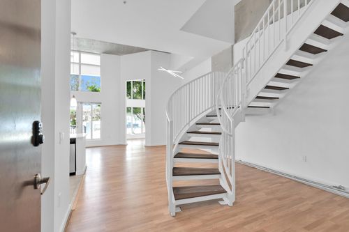 125-300 S Australian Ave, West Palm Beach, FL, 33401-5083 | Card Image