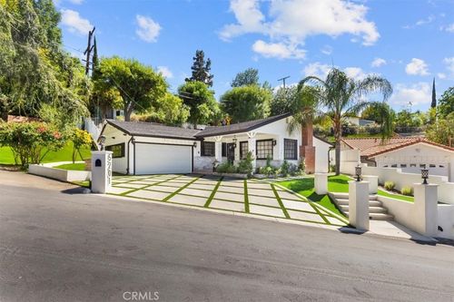 5201 Sale Ave, Woodland Hills, CA, 91364-1405 | Card Image