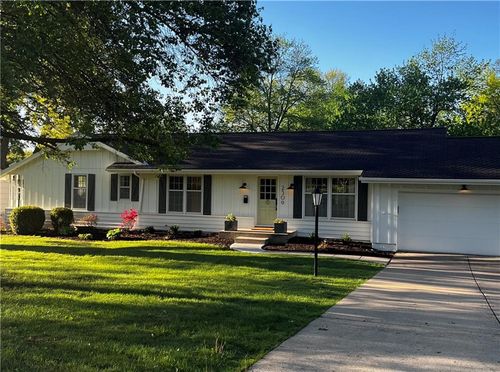 2309 W 104th St, Leawood, KS, 66206-2603 | Card Image