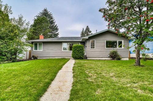 8327 11 St Sw, Calgary, AB, T2V1N7 | Card Image