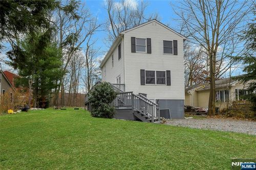 54 Race Track Dr, Hewitt, NJ, 07421-1803 | Card Image