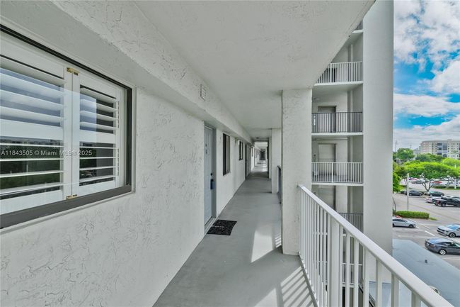 APT-503 - 2217 Cypress Island Dr, Condo with 2 bedrooms, 2 bathrooms and null parking in Pompano Beach FL | Image 29