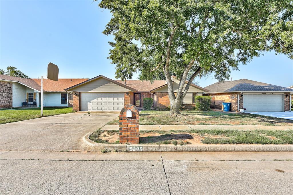 Apple Dr, Midwest City, OK 73130