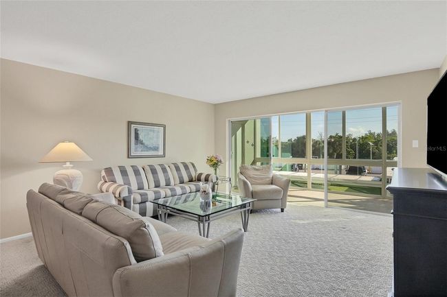 201 - 2100 Benjamin Franklin Dr, Condo with 2 bedrooms, 2 bathrooms and null parking in SARASOTA FL | Image 4