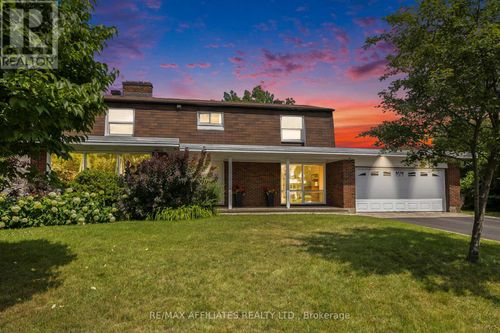23 Sioux Crescent, Ottawa, ON, K2H7E4 | Card Image