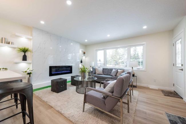 9715 Elbow Drive Sw, Home with 5 bedrooms, 3 bathrooms and 4 parking in Calgary AB | Image 10