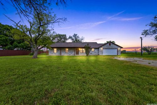 5745 Fm 471 N, Rio Medina, TX, 78066-2540 | Card Image