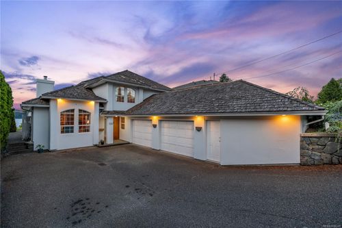 725 Thulin St, Campbell River, BC, V9W2L4 | Card Image
