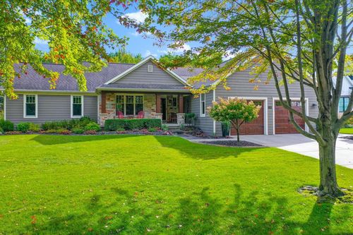 1000 Crown Pointe Circle, SUAMICO, WI, 54173 | Card Image