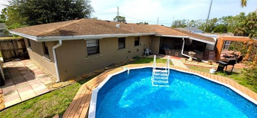 1011 68th Ave W, BRADENTON, FL, 34207-6152 | Card Image